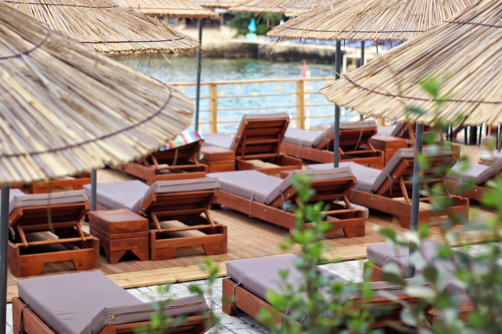 Golden Beach Suites Саранда Экстерьер фото